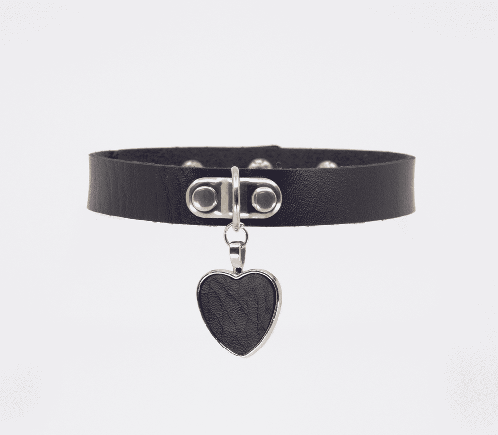 Love In Leather Heart Pendant Faux Leather Choker with Raw Edge Design - - Collars and Leads