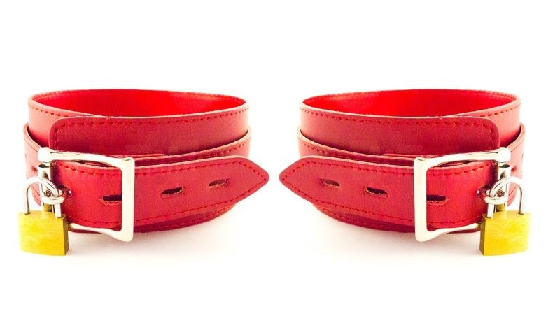 BDStyle Faux Leather Collar Adjustable Red Thick BDSM Collar with Lockable Buckle - - Collars and Leads