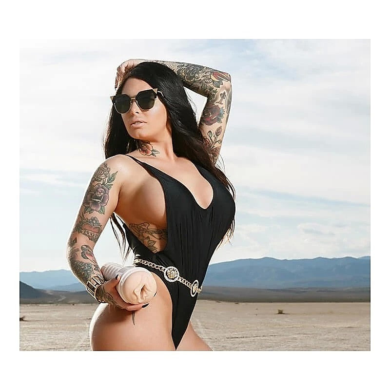 Fleshlight Girls Christy Mack Attack Mens Masturbator SuperSkin Material - Fleshlight Male Masturbators