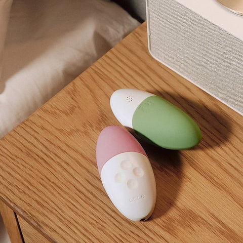 Lelo Siri 3 Sound Sense Silicone Clitoral Vibrator with Music Sync - Remote Control Vibrators